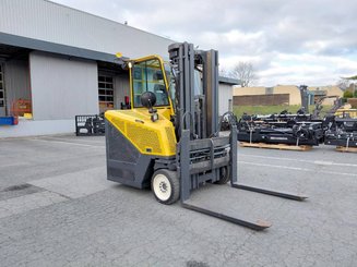 Empilhador retráctil de 4 direcções Combilift C4000