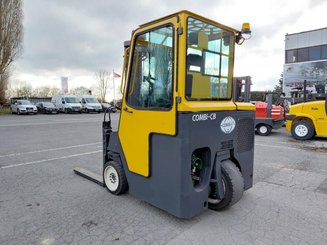 Empilhador retráctil de 4 direcções Combilift C4000
