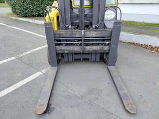 Empilhador retráctil de 4 direcções Combilift C4000