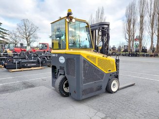 Empilhador retráctil de 4 direcções Combilift C4000