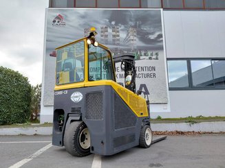 Empilhador retráctil de 4 direcções Combilift C4000