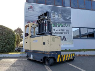 Empilhador retráctil de 4 direcções Hubtex MQ40