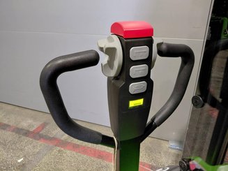 Stacker com condutor a pé Hangcha CDD15-A2MC2-ISZ