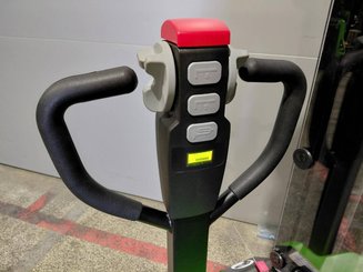 Stacker com condutor a pé Hangcha CDD15-A2MC2-ISZ