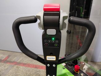 Stacker com condutor a pé Hangcha CDD15-A2MC2-ISZ