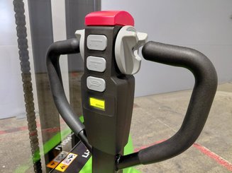 Stacker com condutor a pé Hangcha CDD15-A2MC2-ISZ