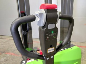 Stacker com condutor a pé Hangcha CDD15-A2MC2-ISZ