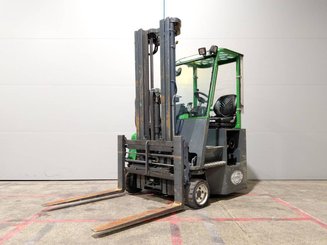 Empilhador multidireccional Combilift COMBI CB2500