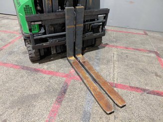 Empilhador multidireccional Combilift COMBI CB2500